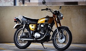 We Think You’d Look Seriously Crisp Riding Around on This 1971 Honda CB350 K3