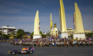 Webber Does Red Bull Showdown for Thai King