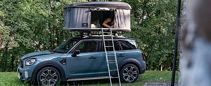 MINI Cooper S Countryman ALL4 with an Autohome roof tent