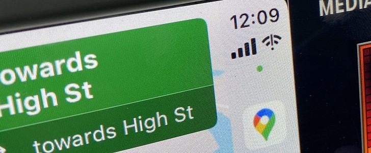 Green indicator on CarPlay