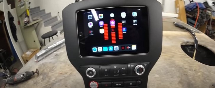 iPad Mini integrated in the Mustang dash