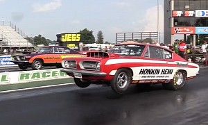 Wheelie-pulling Plymouth Barracuda Drags Itself, Super Stock Fans Will Rejoice Anyway