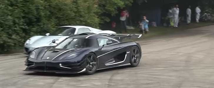 When a Koenigsegg One:1 Used a Porsche 918 Spyder as a Drifting Cone at Goodwood