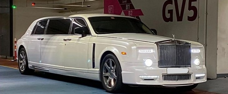 Rolls-Royce Phantom Stretch Limo