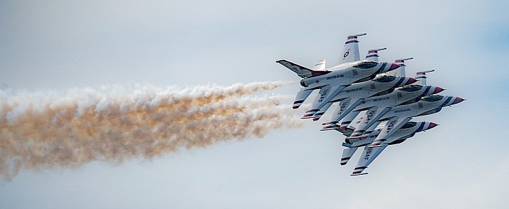 Thunderbirds F-16 Fighting Falcon over Joint Base Elmendorf-Richardson