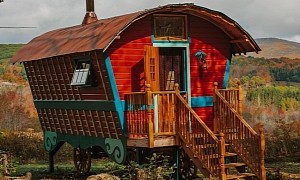 Whimsical Wagon-Style Tiny House Provides an Off-Grid Glamping Retreat