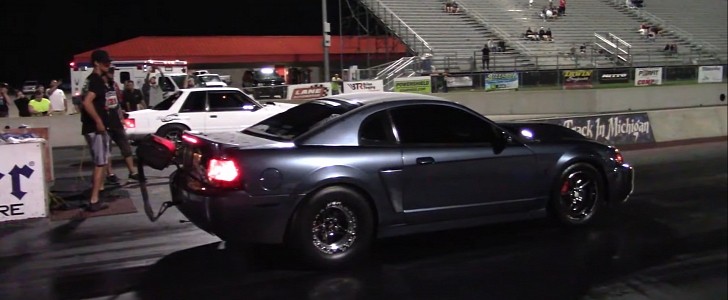Whipple supercharged 2003 Ford Mustang SVT Cobra drag races Fox Body on DRACS