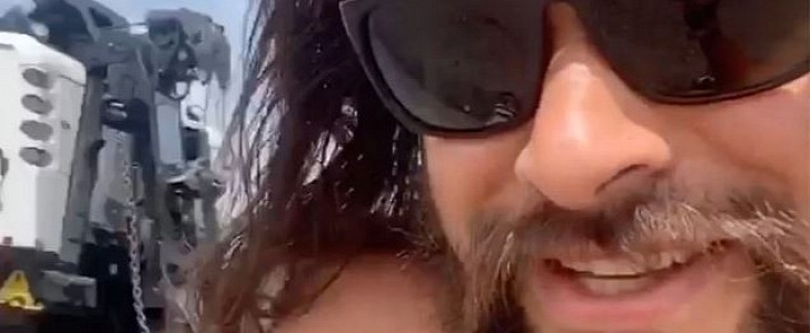 Jason Momoa posts to his Insta-Stories about breaking down on the side of the road in Arizona
