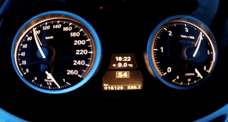 BMW X5 M50d Speedometer