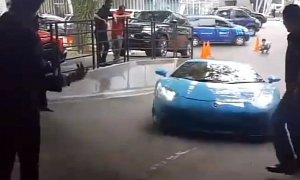 Why You Don’t Slam Supercars: Lowered Aventador Can’t Climb Ramp to Lambo Meet