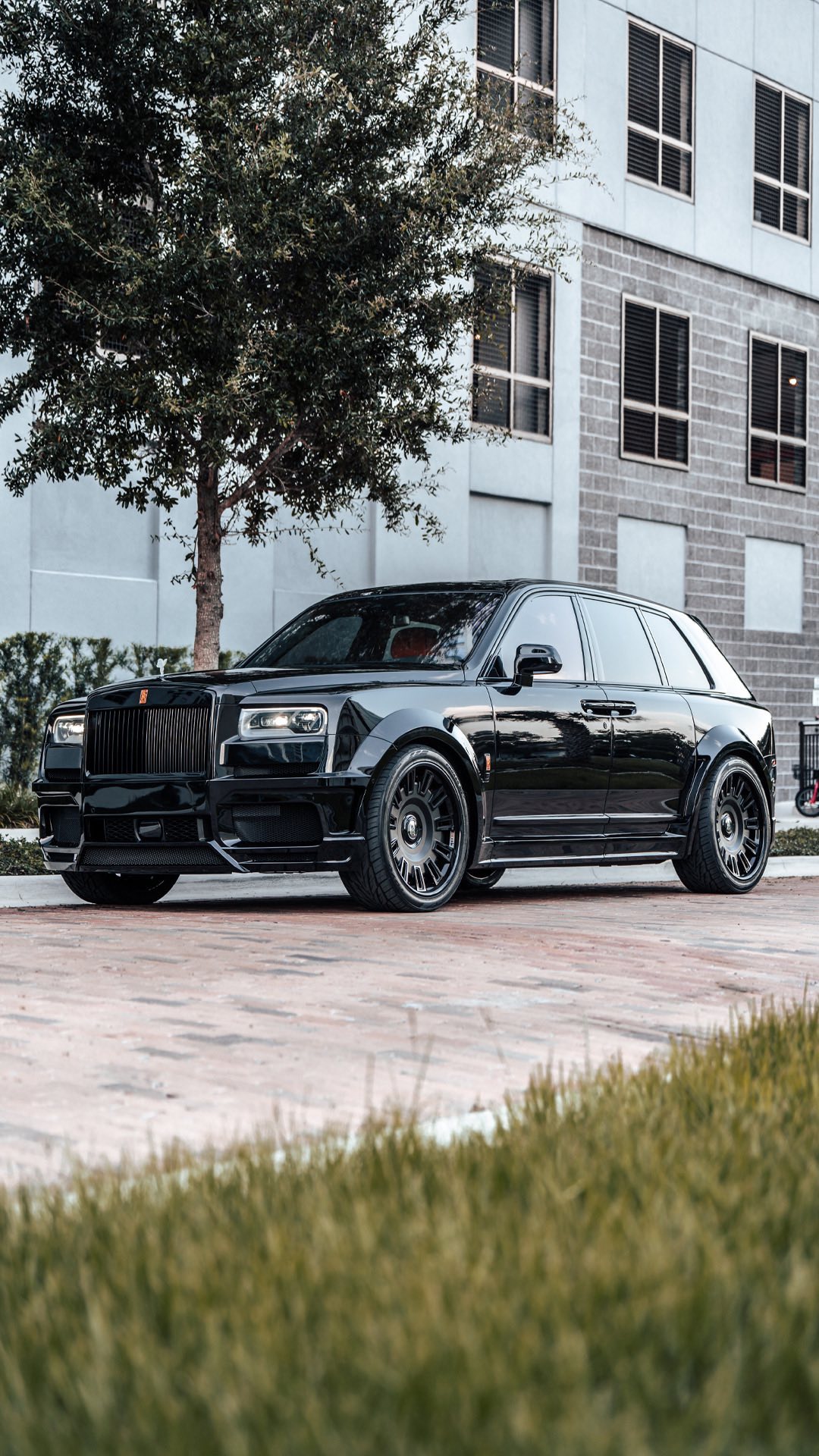 Slammed Rolls-Royce Cullinan Looks Like the Ultimate Luxury Wagon -  autoevolution
