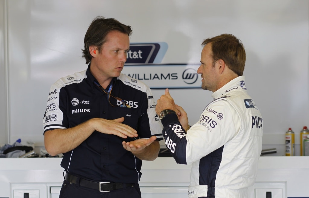 Sam Michael talking to Rubens Barrichello