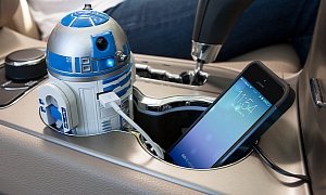 With the R2-D2 USB Car Charger There’s No Need to Go to The Tosche Station