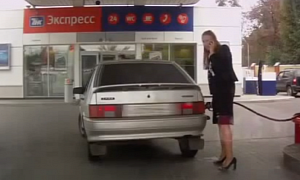 Woman Almost Destroys Gas Pump, Acts Like It Didn't Happen
