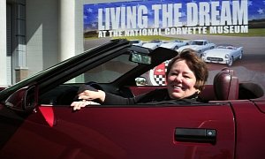 Woman Donates 40th Anniversary Corvette to the National Corvette Museum