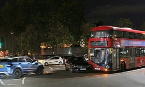 Woman Pinned Between 2 Cars in Road Rage Altercation Near Buckingham Palace