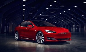 Woman Steals Tesla Model S, Gets Caught When It Runs Out of Power