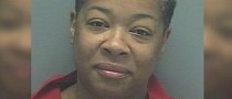 Woman Threatens Nail Salon Staff With Machete, Poops in Patrol Car