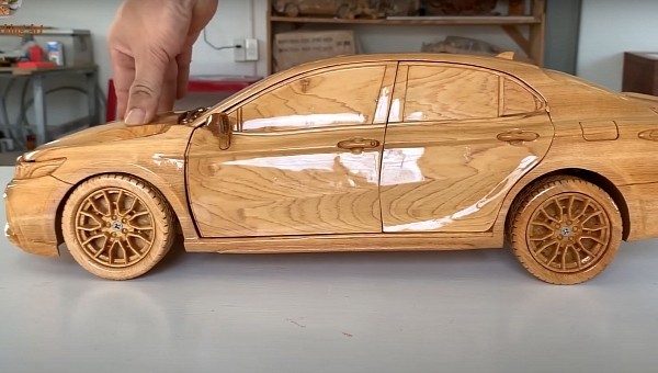Wooden Block Turns Into 2023 Toyota Camry in 804 Seconds, It's Inspiring to Watch