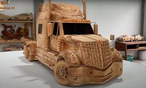 Wooden Block Turns to LoneStar Truck in 10 Minutes, Feels Hypnotizing to See