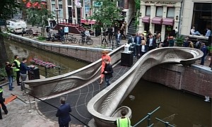 World's First Metal 3D-Printed Bridge Is Now Open for Business in Amsterdam