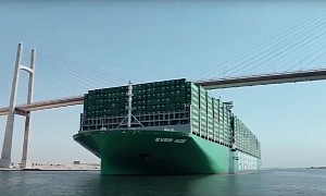 World's Largest Container Ship Successfully Passes Through the Suez Canal