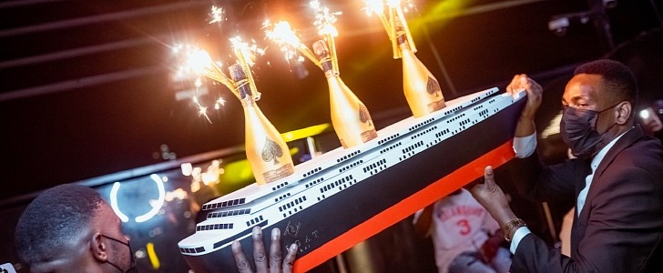 Float Dubai Nightclub 