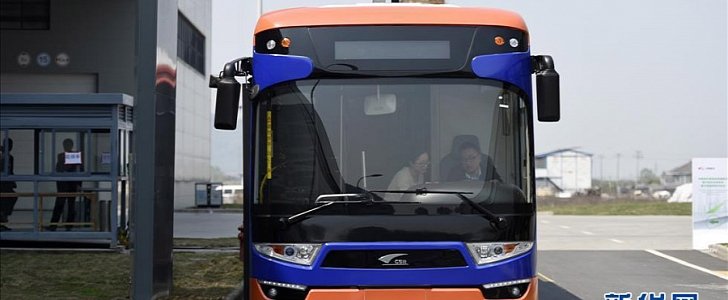 World’s Fastest Charging Electric Bus Needs 10 Seconds to Hit the Road