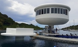 World’s First Eco-Restorative Floating House SeaPod Unveiled, Prototype Topples After