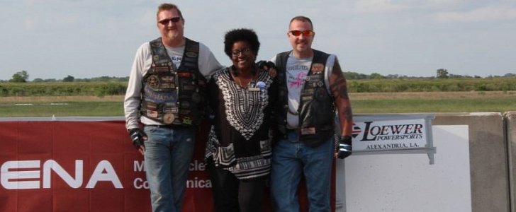 World’s Longest Motorcycle Ride With No Hands Is on a Pair of Harley-Davidsons