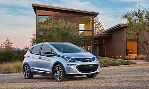 Worst Hijacker in the World Picks a Chevrolet Bolt, Can't Drive It One Foot
