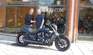 WSBK Shane Byrne Gets a Harley-Davidson