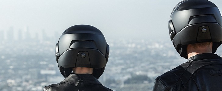 X1 Cross Helmet Flaunts 360 Degrees FOV, Siri and Google Assistant