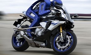 Yamaha's Autonomous MOTOBOT Goes after Valentino Rossi's Lap Time Record
