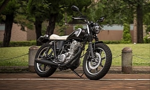 Yamaha SR400 Last Tilt From Deus Japan Is Pretty Conventional, But Undeniably Handsome