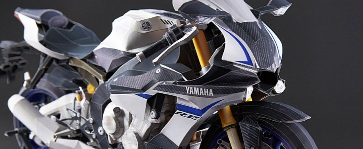 Yamaha YZF-R1M papercraft model
