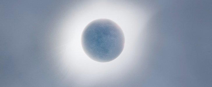 Land Rover total solar eclipse shot