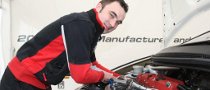 Young Honda Technicians Practice in BTCC