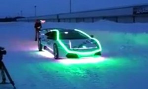 Your Christmas Three Has Nothing on This LED-Empowered Lamborghini in Japan