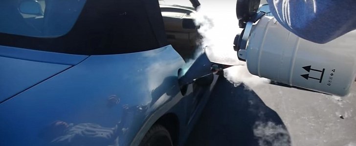 YouTuber Fills BMW Z3 Gas Tank with Liquid Nitrogen