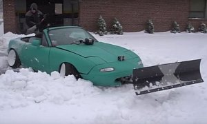 YouTuber Rob Ferretti Puts a Plow on His Miata, Tries to Fight NJ Winter Storm