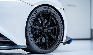 Zenvo TSR-S Gets Fragmented Carbon Fiber Wheels That Take One Week to Make. Each