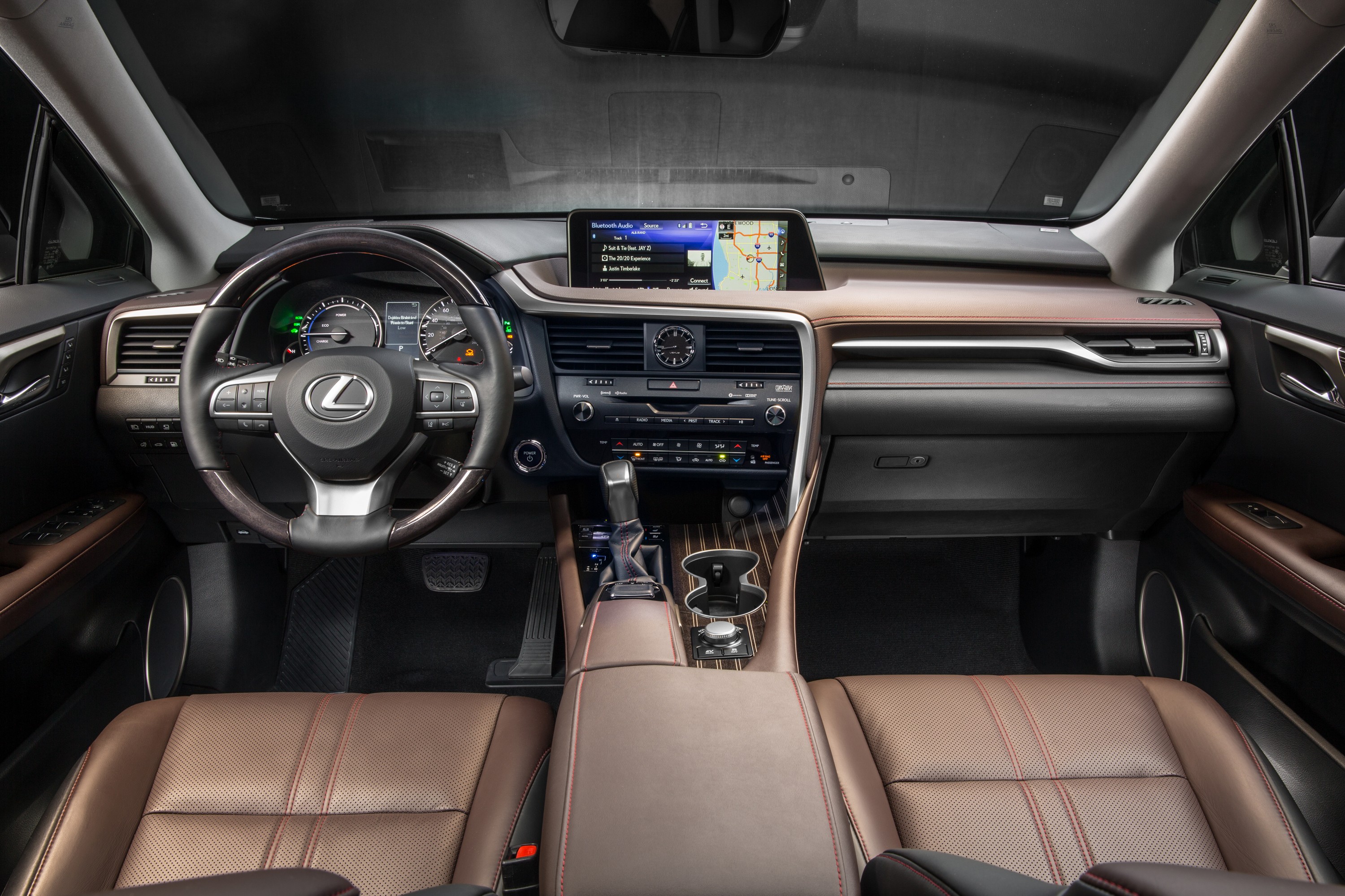 Lexus RX 450h 2021 салон