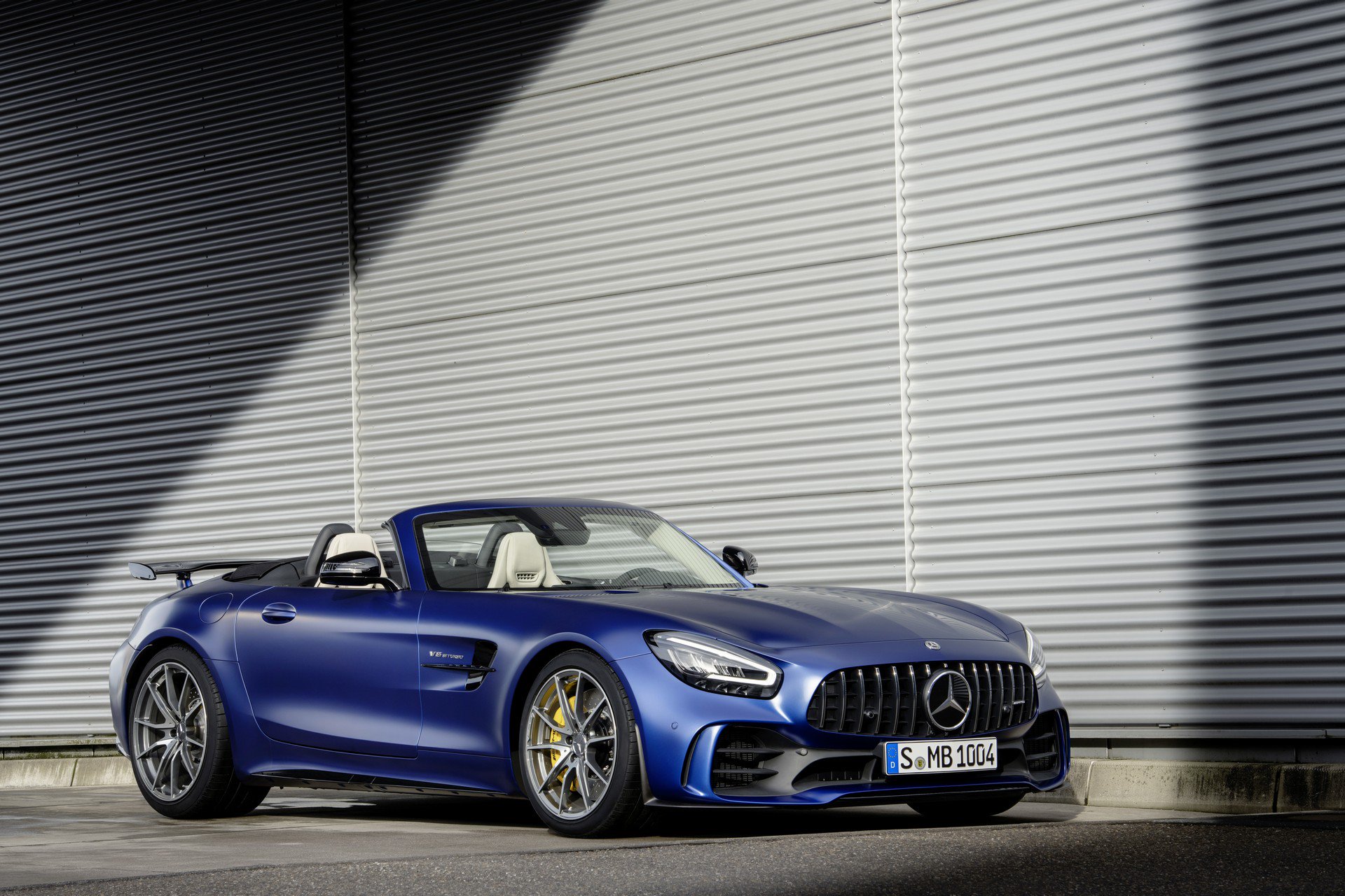 2020 Mercedes-AMG GT R Roadster Review - autoevolution