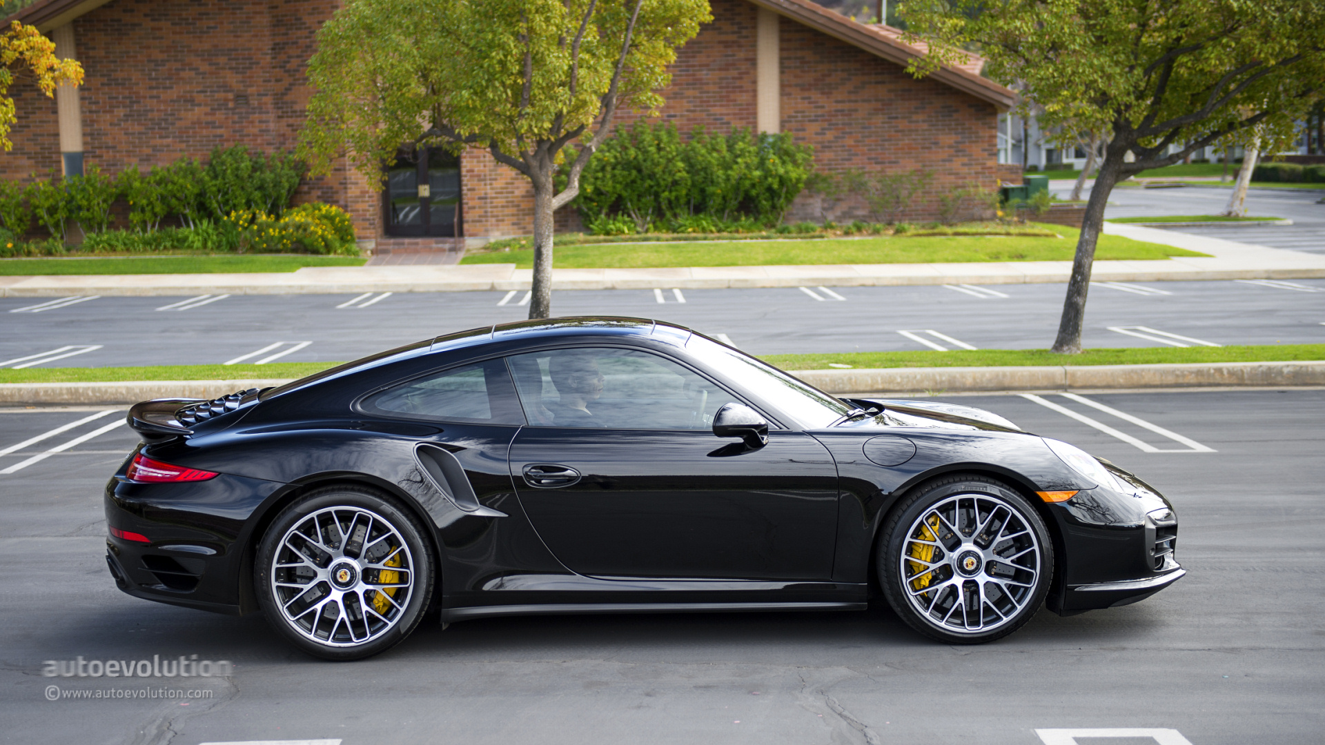 United States AI Solar System (4) - Page 16 2014-porsche-911-turbo-s-review-2014_55