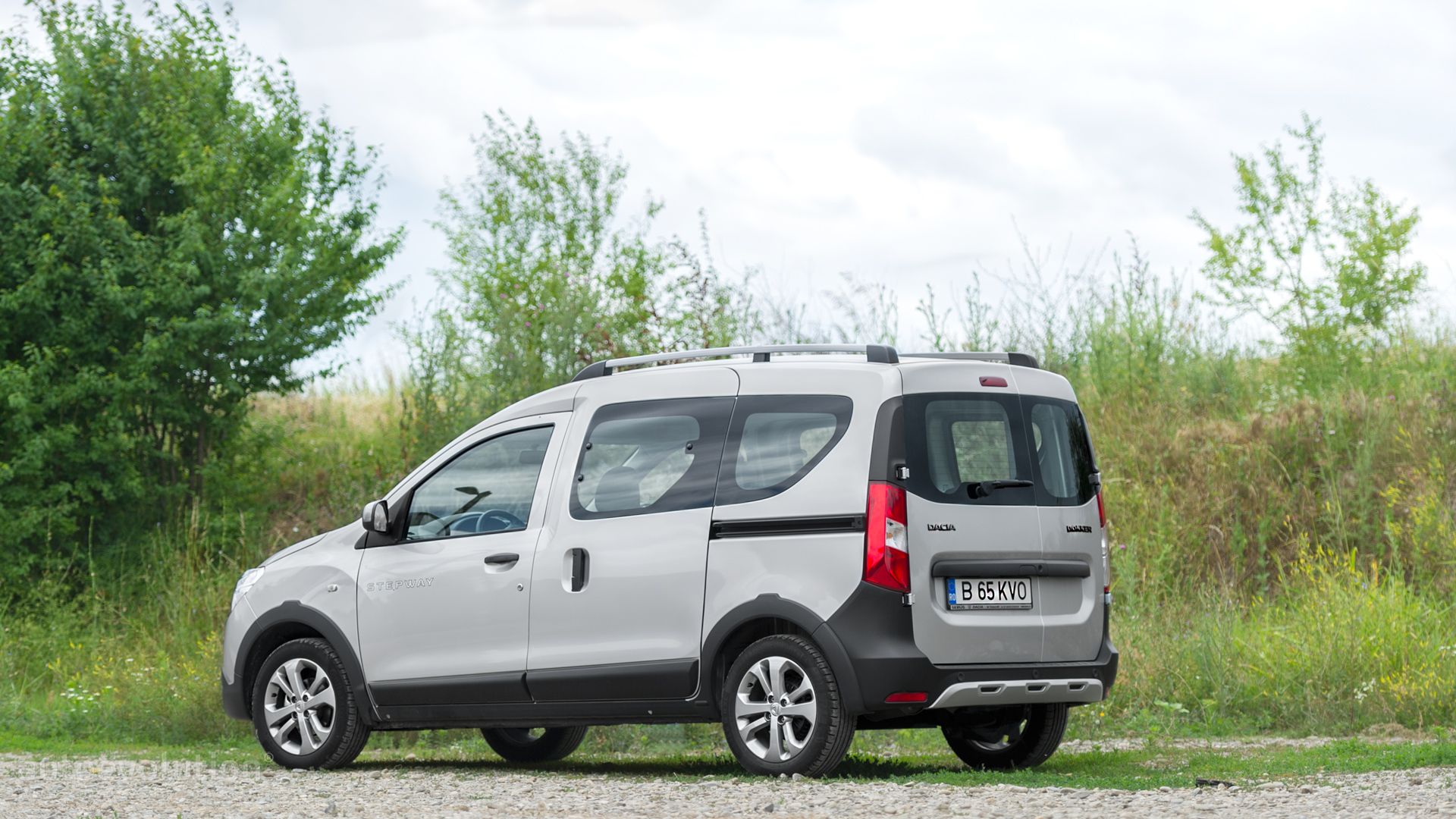 2015 Dacia Dokker Stepway Review - autoevolution