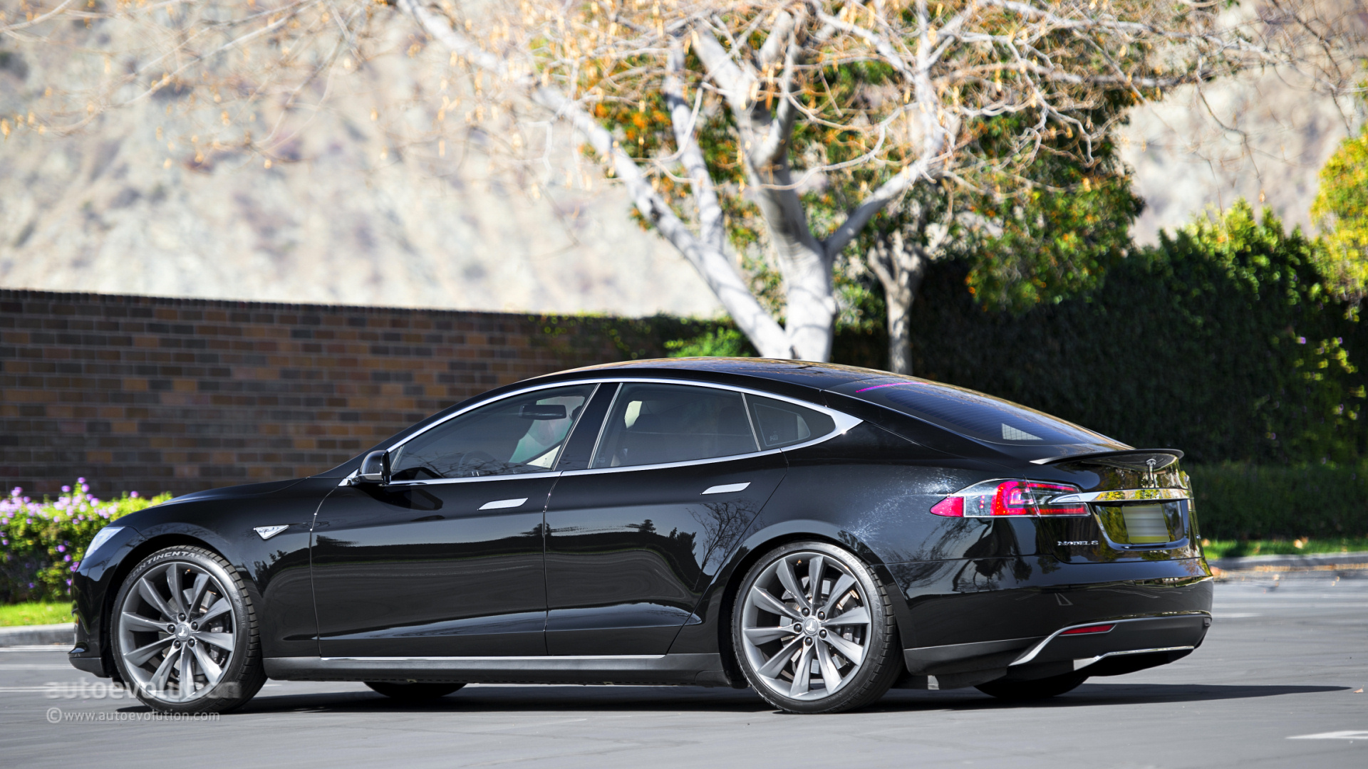 Tesla Model S Review Autoevolution