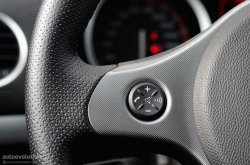Alfa Romeo 159 steering wheel sound control buttons