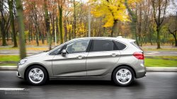 2015 BMW 2 Series Active Tourer side view in traffic