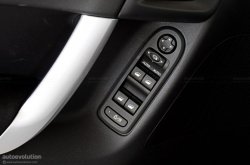 Citroen C3 driver's side door controls